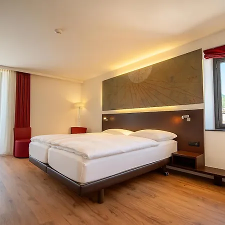 La Meridiana, & Отель 4*